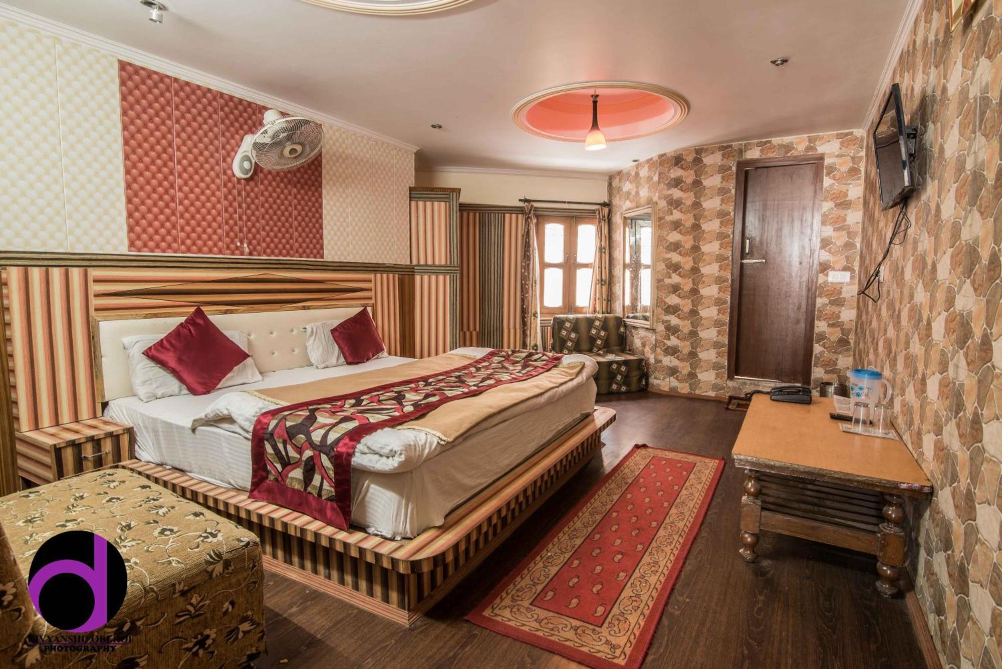 Moon Hotel Mallital, Near Nainital High Court 외부 사진